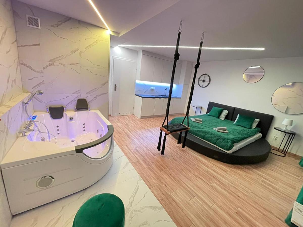 Yourapart Jacuzzi Przy Zamku Krolewskim ワルシャワ エクステリア 写真