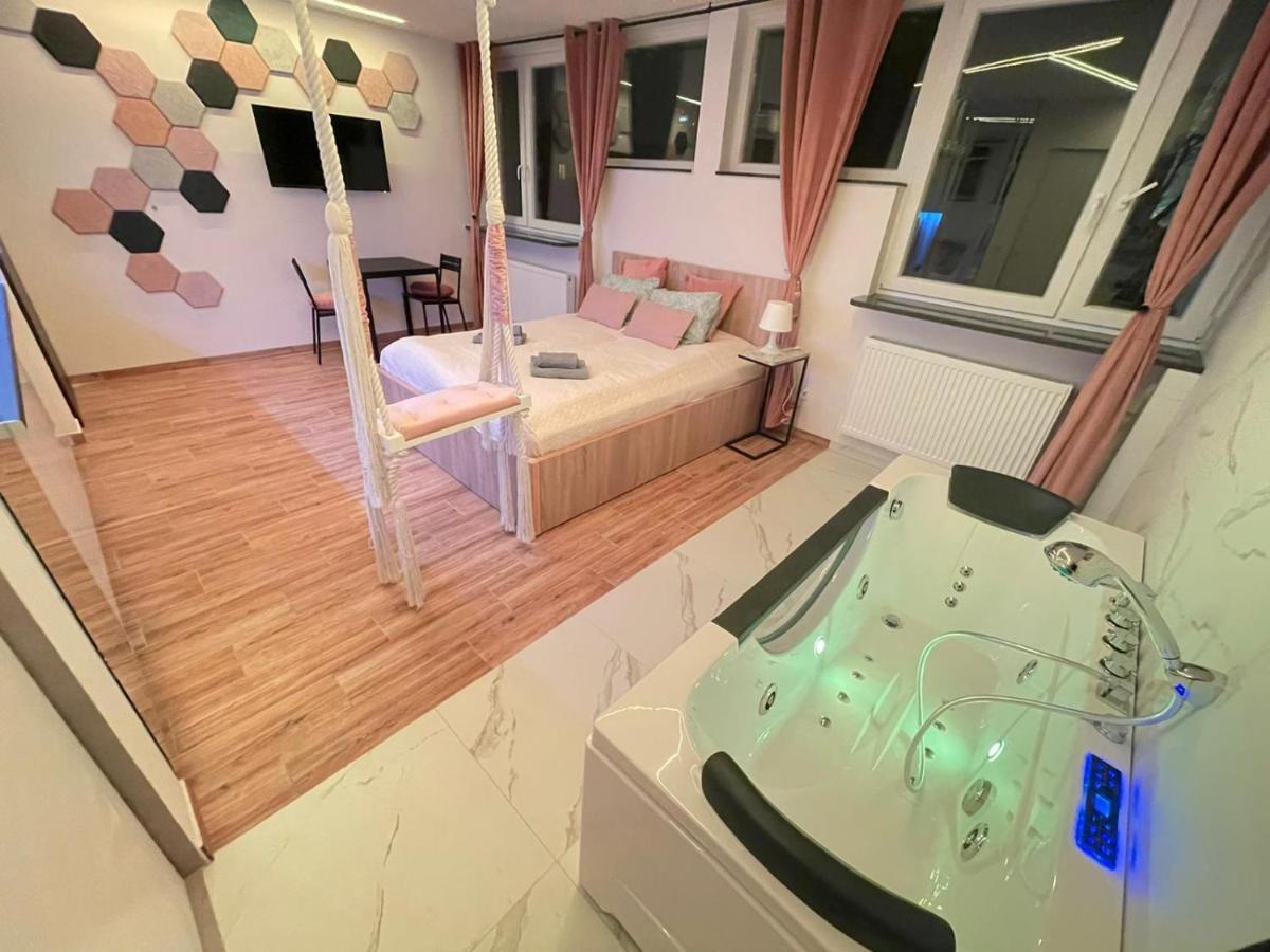 Yourapart Jacuzzi Przy Zamku Krolewskim ワルシャワ エクステリア 写真